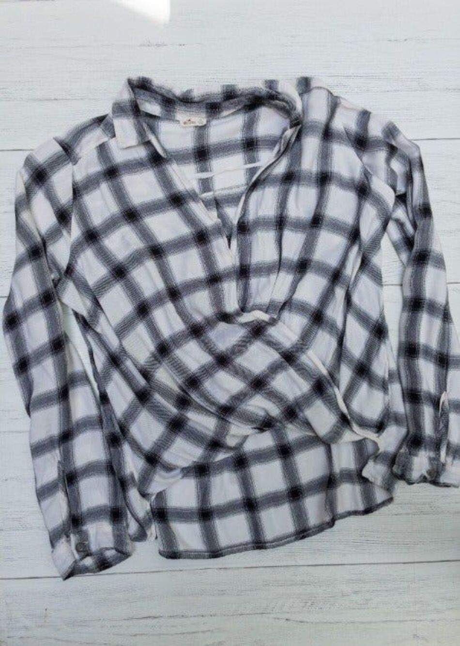 Hollister Plaid Wrap Cropped Long Sleeve Top XS